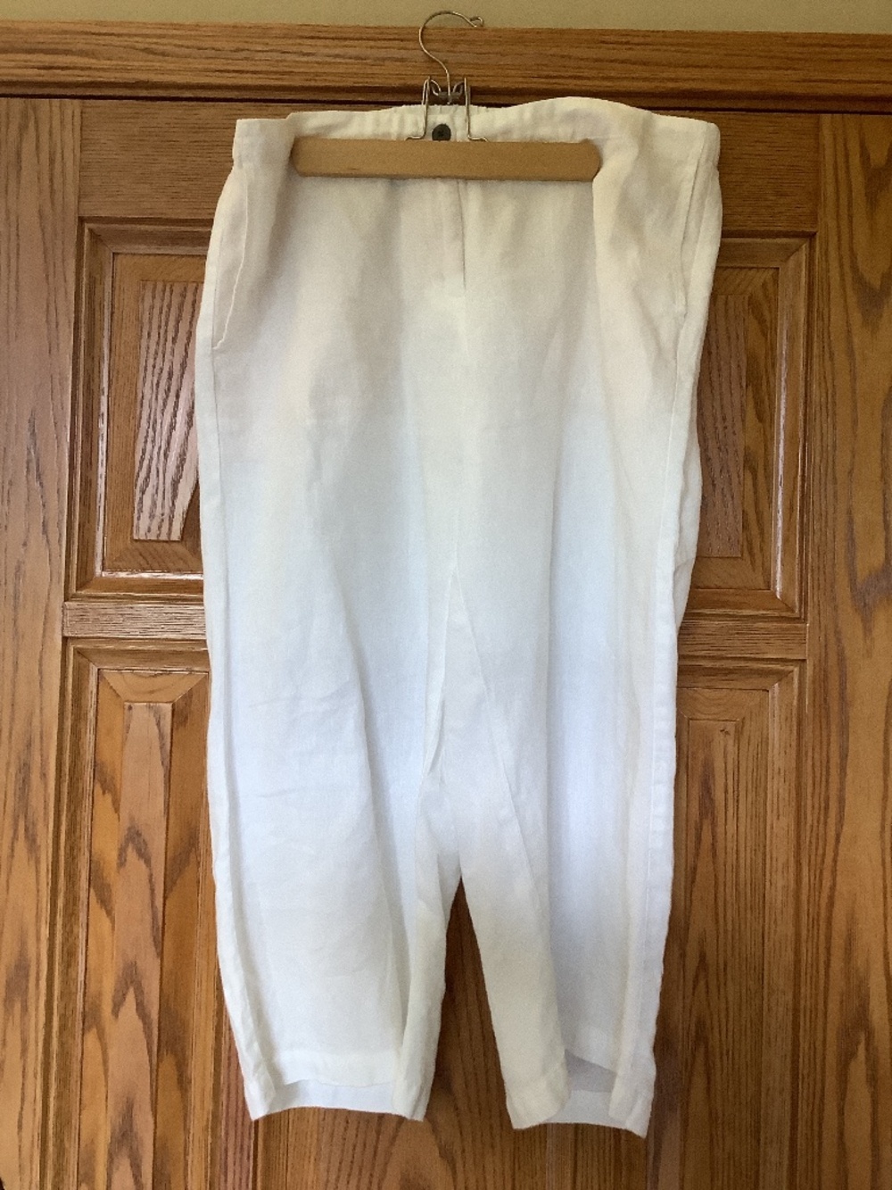 JJill white linen pants - front zipper with elastic waistband..great for summer